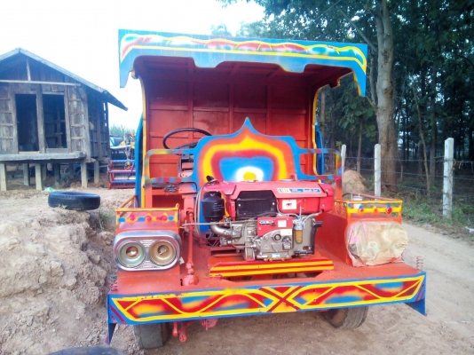 ลดสุดๆงดต่อรอง รถคุณแต๋น4ล้อกลาง ไม่มีเครื่อง เพลาลอย คัชซีใหญ่ เกียร์85บียููรกต่อใหม่ครับราคาเบาๆพร้อมใช้งานครับ