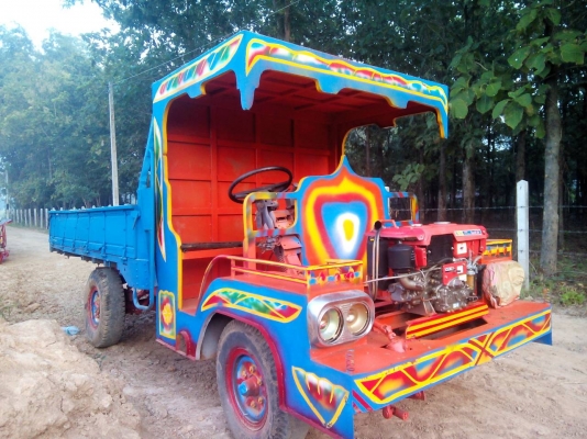 ลดสุดๆงดต่อรอง รถคุณแต๋น4ล้อกลาง ไม่มีเครื่อง เพลาลอย คัชซีใหญ่ เกียร์85บียููรกต่อใหม่ครับราคาเบาๆพร้อมใช้งานครับ