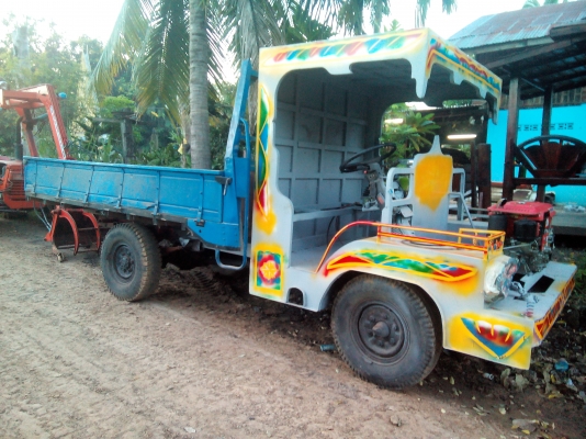 ลดสุดๆงดต่อรอง รถคุณแต๋น4ล้อกลาง ไม่มีเครื่อง เพลาลอย คัชซีใหญ่ เกียร์85บียููรกต่อใหม่ครับราคาเบาๆพร้อมใช้งานครับ