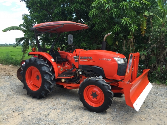 ขายด่วนรถไถคูโบต้า 47 แรง พร้อมดันดินหน้าและผานพรวน ราคา 398,000 บาท