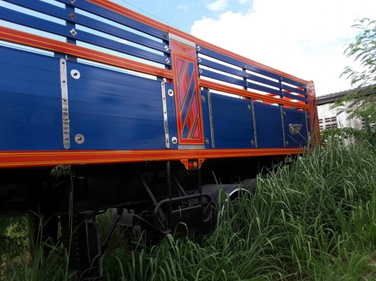 ลูกพ่วงเซมิดั๊ม/ อู่เปี๊ยกบ้านโปง/ สามเพลาแท้/ ถุงลม/ ล้อยก