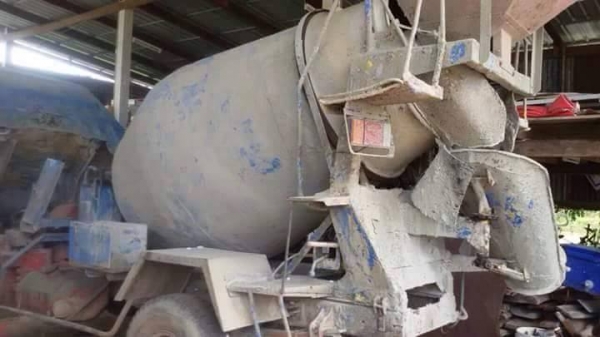 ขายรถโม่ปูน HINO โม่3คิว เครื่อง185แรง HO7C สภาพพร้อมใช้งาน เอกสารใบซื้อขาย สนใจโทร 090-8588220คุณนะ 093-3258446คุณบิว หรือเข้าดูสินค้าอื่นๆได้ที่ www.truck.in.th/498 หรือเพจFacebook ณรงค์ ซื้อขายรถมือสอง (เว็บไซต์ส่วนตัว) หรือFacebook ตลาดรถมือสอง คุณนะ ขายรถโม่ปูน HINO โม่3คิว เครื่อง185แรง HO7C สภาพพร้อมใช้งาน เอกสารใบซื้อขาย สนใจโทร 090-8588220คุณนะ 093-3258446คุณบิว หรือเข้าดูสินค้าอื่นๆได้ที่ www.truck.in.th/498 หรือเพจFacebook ณรงค์ ซื้อขายรถมือสอง (เว็บไซต์ส่วนตัว) หรือFacebook ตลาดรถมือสอง คุณนะ