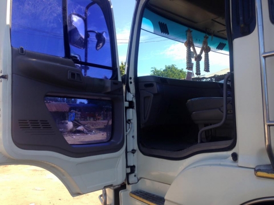 ขายเปอร์เฟีย 2คานหน้า เครื่องคอมมอลเรว k13c ตู้เปียกยาว7.65เมตร มีเครื่องทำความเย็น เพลาเดียว รถสวยสภาพพร้อมใช้ ยางดี คัทซีสวย รถจดทะเบียนปี2552