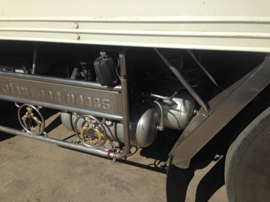 ขายเปอร์เฟีย 2คานหน้า เครื่องคอมมอลเรว k13c ตู้เปียกยาว7.65เมตร มีเครื่องทำความเย็น เพลาเดียว รถสวยสภาพพร้อมใช้ ยางดี คัทซีสวย รถจดทะเบียนปี2552