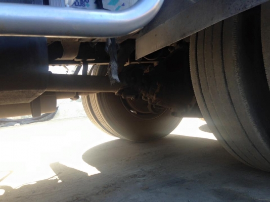 ขายเปอร์เฟีย 2คานหน้า เครื่องคอมมอลเรว k13c ตู้เปียกยาว7.65เมตร มีเครื่องทำความเย็น เพลาเดียว รถสวยสภาพพร้อมใช้ ยางดี คัทซีสวย รถจดทะเบียนปี2552