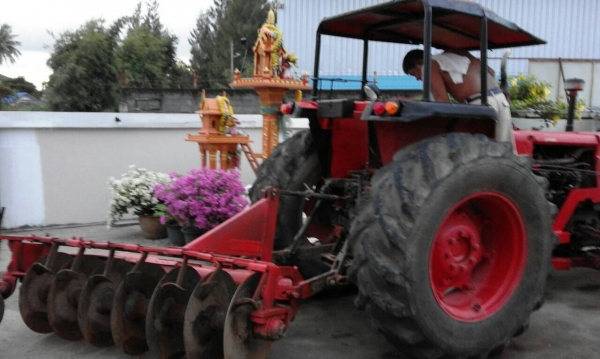 ขายรถไถ KUBOTA 8030 ราคา 200000 บาท ขายรถไถ KUBOTA 8030 ราคา 200000 บาท
