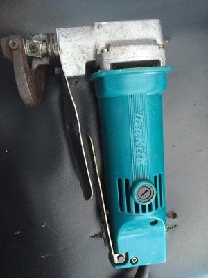 ขายเครื่องตัดโลหะ MAKITA มือสองสภาพดีครับ