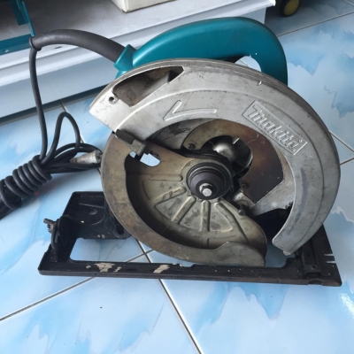 ขายเลื่อยวงเดือน 9" MAKITA N5900B มือสองครับ ขายเลื่อยวงเดือน 9" MAKITA N5900B มือสองครับ