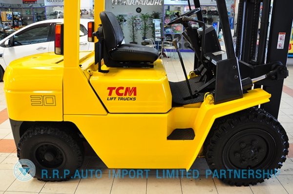 ขายรถโฟล์คลิฟท์มือสอง TCM รุ่น FD30N8  ราคา 295,000 บาท นำเข้าจากประเทศญี่ปุ่น 100\% ไม่เคยใช้งานในประเทศไทย