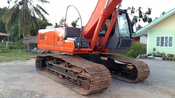 ขายแบคโฮ  Hitachi ZX200 7000 ชั่วโมง
