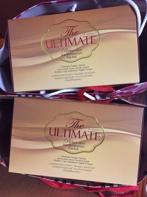 The Ultimate ( ดิ อัลติเมท ) ผลลัพธ์ ของผิวอ่อนเยาว์ เรียบเนียน กระจ่างใส เหมาะกับทุกสภาพผิว เห็นผลได้ในชุดเดียว ช่วยให้ผิวกระจ่างใส ช่วยลดเลือนริ้วรอย ช่วยลด ฝ้า กระ และ จุด ด่างดำ ผิวหน้าดูอ่อนเยาว์ขึ้น เห็นผลได้ในชุดเดียว Ultimate Future Serum อัลต The Ultimate ( ดิ อัลติเมท ) ผลลัพธ์ ของผิวอ่อนเยาว์ เรียบเนียน กระจ่างใส เหมาะกับทุกสภาพผิว เห็นผลได้ในชุดเดียว ช่วยให้ผิวกระจ่างใส ช่วยลดเลือนริ้วรอย ช่วยลด ฝ้า กระ และ จุด ด่างดำ ผิวหน้าดูอ่อนเยาว์ขึ้น เห็นผลได้ในชุดเดียว Ultimate Future Serum อัลต