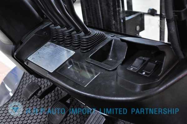 ขายรถโฟล์คลิฟท์มือสอง TOYOTA รุ่น 8FD30 ราคา xxx,xxx บาท นำเข้าจากประเทศญี่ปุ่น 100\% ไม่เคยใช้งานในไทย