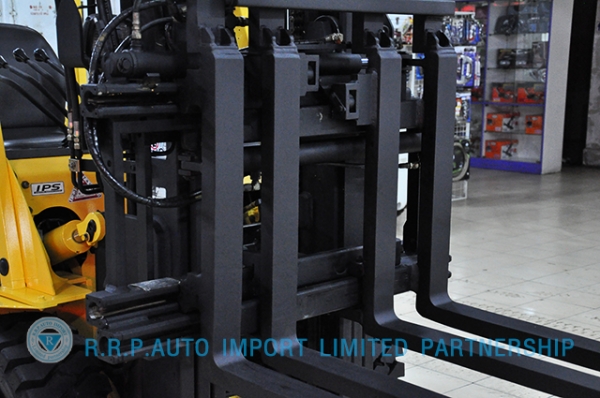 ขายรถโฟล์คลิฟท์มือสอง MITSUBISHI GRENDIA รุ่น FD30T  ราคา xxx,xxx บาท นำเข้าจากประเทศญี่ปุ่น 100\% ไม่เคยใช้งานในประเทศไทย