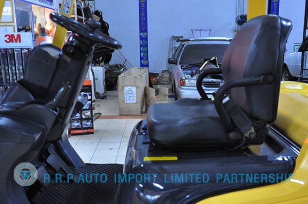 ขายรถโฟล์คลิฟท์มือสอง MITSUBISHI GRENDIA รุ่น FD30T  ราคา xxx,xxx บาท นำเข้าจากประเทศญี่ปุ่น 100\% ไม่เคยใช้งานในประเทศไทย