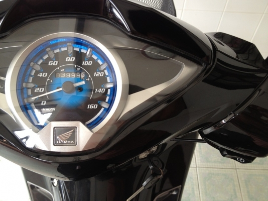 Wave125i โฉมล่าสุด ลายใหม่ สต๊าดมือ วิ่ง4000 ปลายปี57 (ของแถม 4 รายการ)