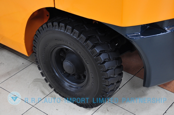 ขายรถโฟล์คลิฟท์มือสอง TOYOTA รุ่น7FD25 ราคา xxx,xxx บาท นำเข้าจากประเทศญี่ปุ่น 100\% ไม่เคยใช้งานในไทย