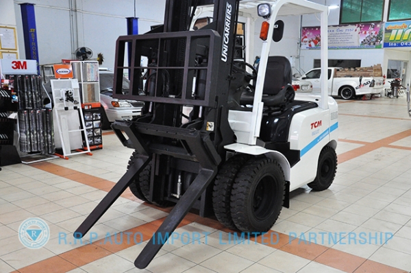 ขายรถโฟล์คลิฟท์มือสอง TCM รุ่น FHD25I3A  ราคา 445,000 บาท นำเข้าจากประเทศญี่ปุ่น 100\% ไม่เคยใช้งานในประเทศไทย