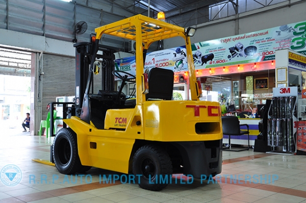 ขายรถโฟล์คลิฟท์มือสอง TCM รุ่น FD25Z1  ราคา 245,000 บาท นำเข้าจากประเทศญี่ปุ่น 100\% ไม่เคยใช้งานในประเทศไทย