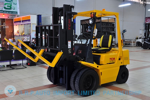 ขายรถโฟล์คลิฟท์มือสอง TCM รุ่น FD25Z1  ราคา 245,000 บาท นำเข้าจากประเทศญี่ปุ่น 100\% ไม่เคยใช้งานในประเทศไทย