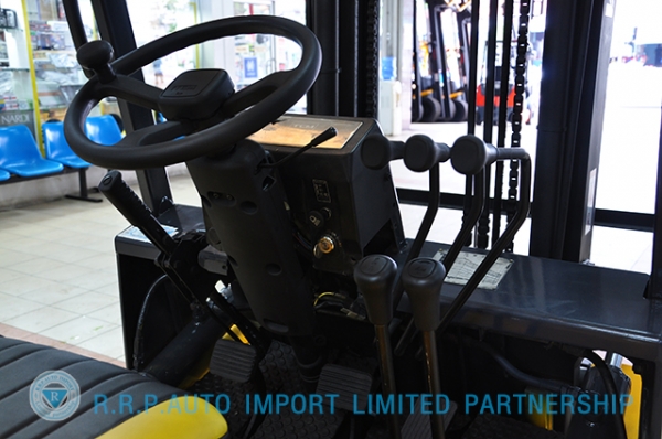 ขายรถโฟล์คลิฟท์มือสอง TCM  รุ่น FG15 ราคา 155,000 บาท นำเข้าจากประเทศญี่ปุ่น 100\% ไม่เคยใช้งานในไทย