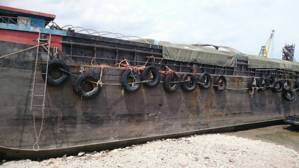 ขายเรือลำเลียง สภาพใช้งาน