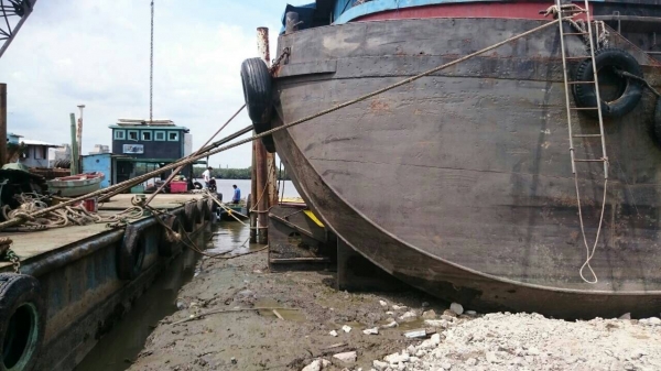 ขายเรือลำเลียง สภาพใช้งาน
