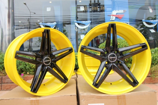 VOSSEN CV5 ขอบ17X8 4H100 วงละ 3,800 บาท