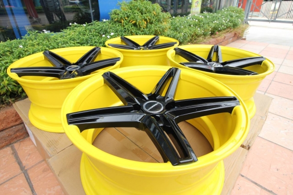 VOSSEN CV5 ขอบ17X8 4H100 วงละ 3,800 บาท