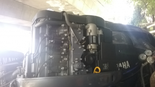 เครื่องเรือ   yamaha 100 hp fourstroke