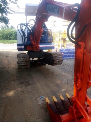 รถขุดKOBOTA  KH-030  ขนาด pc 30 ( มีลายหัวกระแทก)รถเก่านอกแท้100\% (มีกระต่ายเต่า)  มีเอกสารพร้อม  ติดต่อ 085-5632278