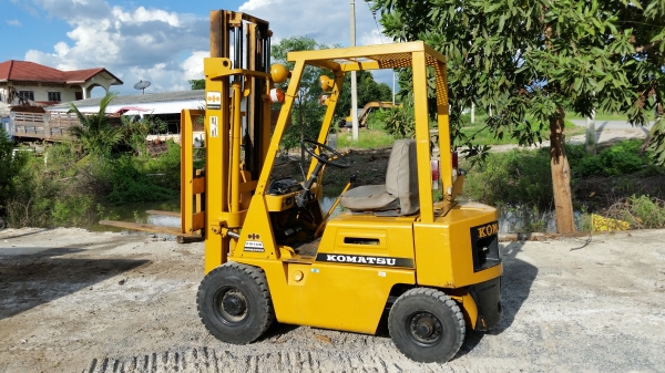 ขายด่วนรถยกKOMATSU FD14-12ยก1.5ตันเสาสูง3เมตรรถนอกนำเข้ายังไม่เคยใช้งานในเมืองไทยเลย=รุ่นใหม่ขายถูกๆๆ