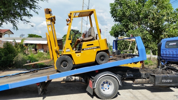 ขายด่วนรถยกKOMATSU FD14-12ยก1.5ตันเสาสูง3เมตรรถนอกนำเข้ายังไม่เคยใช้งานในเมืองไทยเลย=รุ่นใหม่ขายถูกๆๆ