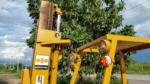 ขายด่วนรถยกKOMATSU FD14-12ยก1.5ตันเสาสูง3เมตรรถนอกนำเข้ายังไม่เคยใช้งานในเมืองไทยเลย=รุ่นใหม่ขายถูกๆๆ