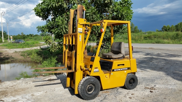 ขายด่วนรถยกKOMATSU FD14-12ยก1.5ตันเสาสูง3เมตรรถนอกนำเข้ายังไม่เคยใช้งานในเมืองไทยเลย=รุ่นใหม่ขายถูกๆๆ