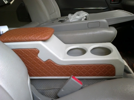 ขายคับคอลโซนใต้เกียร์-ที่พักแขนข้างคนคับ