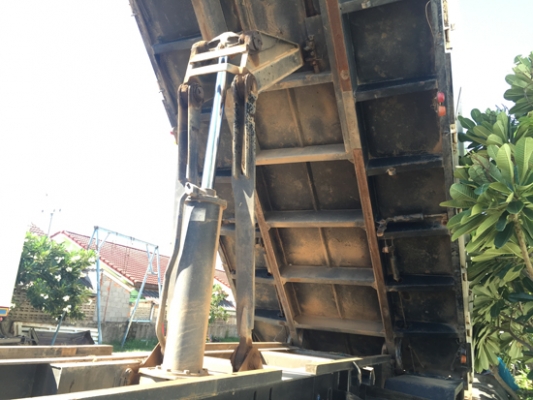 ฝากขาย ลูกพ่วง ดัมพ์สามมิตร 2 เพลา ปี 49 สภาพสวย ยางเต็ม เอกสารพร้อมโอน