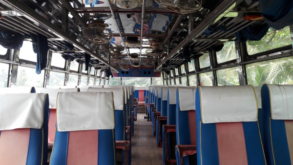 ขายรถบัสชั้นครึ่งพัดลม  เครื่องดี