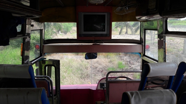 ขายรถบัสชั้นครึ่งพัดลม  เครื่องดี