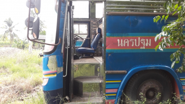 ขายรถบัสชั้นครึ่งพัดลม  เครื่องดี