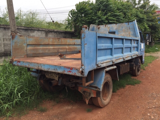 ขายด่วนรถ6ล้อดั้มISUZU NPR 115แรงม้า เล่มทะเบียนพร้อมโอน