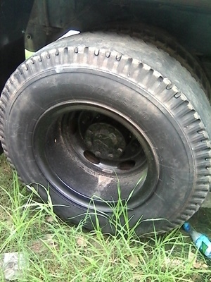 ขาย  ISUZU  195 แรง 10 ล้อ 2 เพลา เครน 2.5 ตัน พื้นเรียบเฟืองท้าย Fuso เครื่อง 6HE ทะเบียนพร้อมโอน