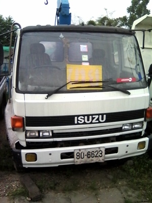 ขาย  ISUZU  195 แรง 10 ล้อ 2 เพลา เครน 2.5 ตัน พื้นเรียบเฟืองท้าย Fuso เครื่อง 6HE ทะเบียนพร้อมโอน