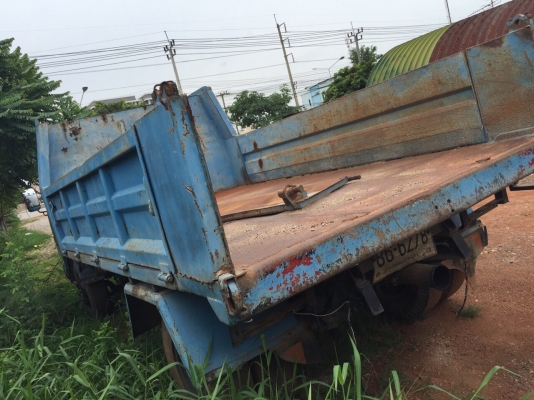 ขายด่วนรถ6ล้อดั้มISUZU NPR 115แรงม้า เล่มทะเบียนพร้อมโอน