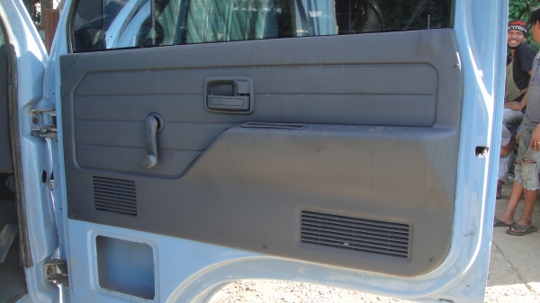 ISUZU NKR ดั๊ม3คิว เครื่อง100แรง แอร์ เพาเวอร์ ฟิล์ม ภาษีเต็มปี รถพร้อมใช้ ราคาถูก