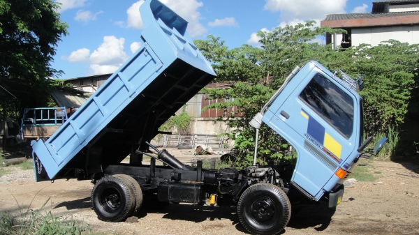 ISUZU NKR ดั๊ม3คิว เครื่อง100แรง แอร์ เพาเวอร์ ฟิล์ม ภาษีเต็มปี รถพร้อมใช้ ราคาถูก