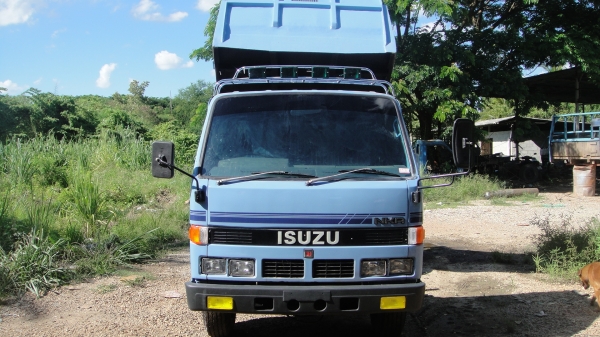 ISUZU NKR ดั๊ม3คิว เครื่อง100แรง แอร์ เพาเวอร์ ฟิล์ม ภาษีเต็มปี รถพร้อมใช้ ราคาถูก