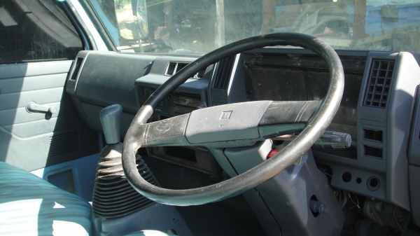 ISUZU NKR ดั๊ม3คิว เครื่อง100แรง แอร์ เพาเวอร์ ฟิล์ม ภาษีเต็มปี รถพร้อมใช้ ราคาถูก