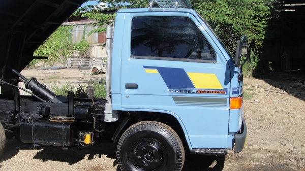 ISUZU NKR ดั๊ม3คิว เครื่อง100แรง แอร์ เพาเวอร์ ฟิล์ม ภาษีเต็มปี รถพร้อมใช้ ราคาถูก