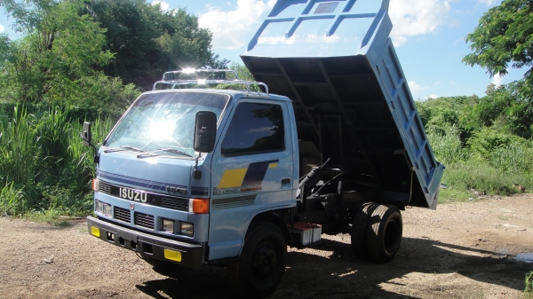 ISUZU NKR ดั๊ม3คิว เครื่อง100แรง แอร์ เพาเวอร์ ฟิล์ม ภาษีเต็มปี รถพร้อมใช้ ราคาถูก