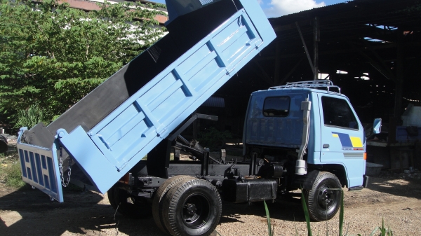 ISUZU NKR ดั๊ม3คิว เครื่อง100แรง แอร์ เพาเวอร์ ฟิล์ม ภาษีเต็มปี รถพร้อมใช้ ราคาถูก